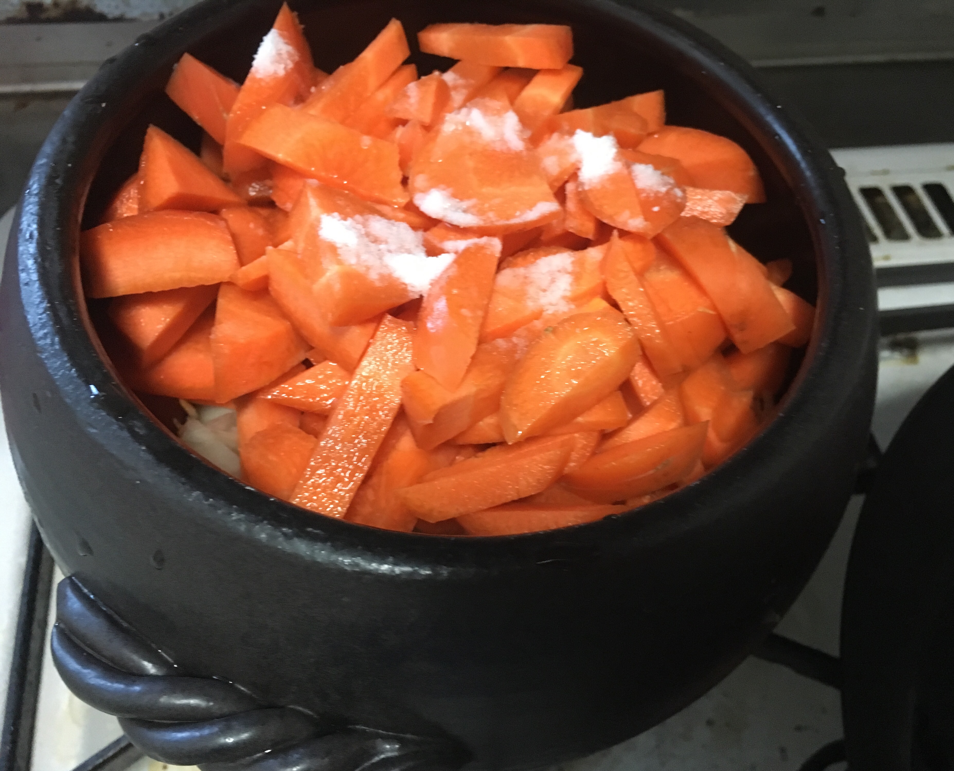 忙しいママの救世主・重ね煮（しいたまにんじん）