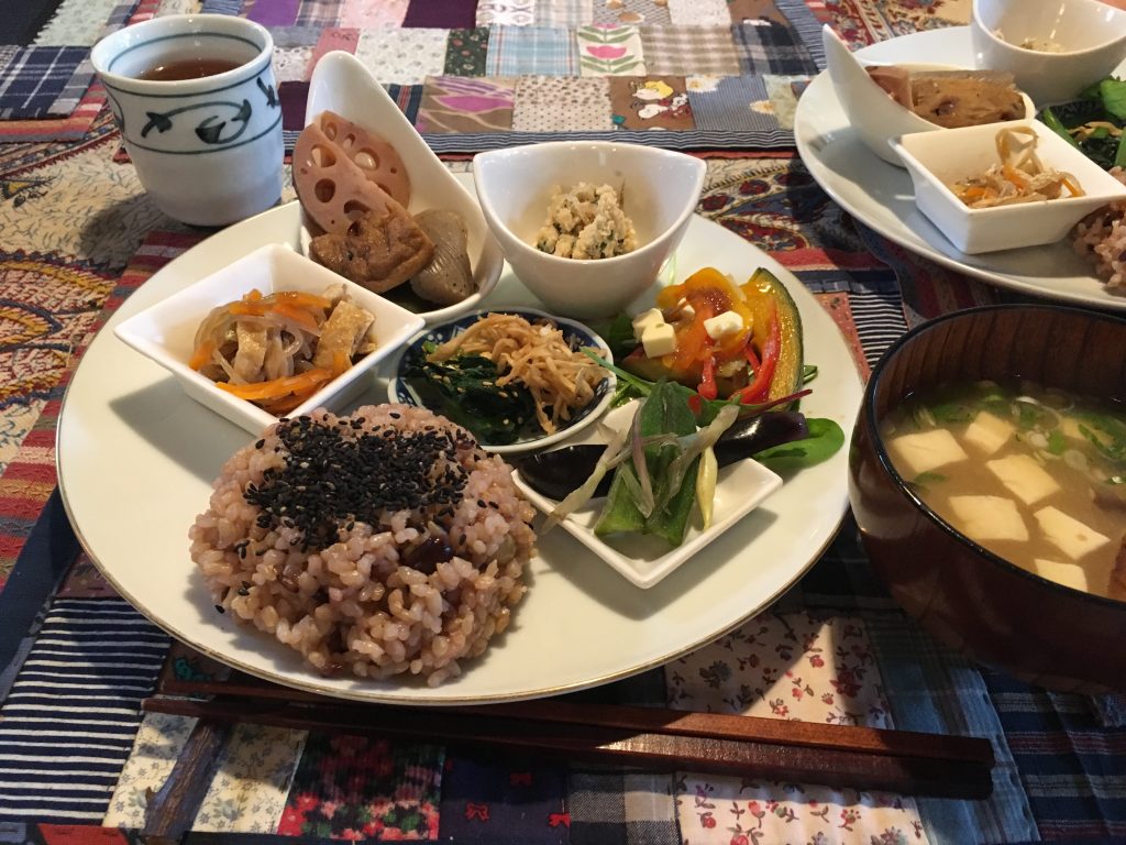 ひなたぼっこ料理教室 ムカゴ唐揚げなど